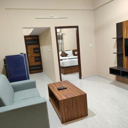 Готель Golden Chariot 1Bhk Flat Manyata Tech Park Бенґалуру Екстер'єр фото